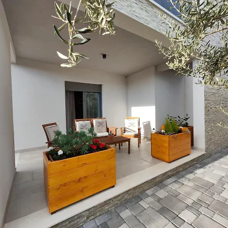 Olives Garden Apartment *