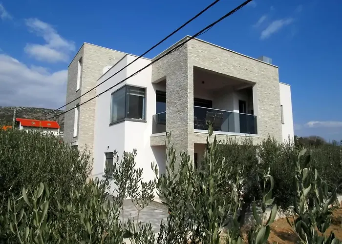 Olives Garden Apartman Trogir