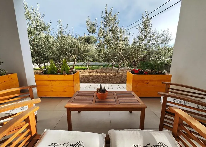 Olives Garden Apartman Trogir
